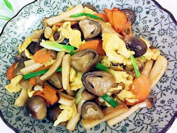 鸡蛋炒双菇