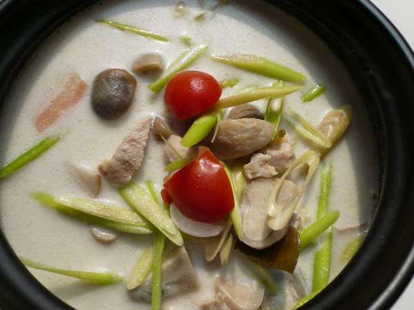 红枣香菇鸡汤