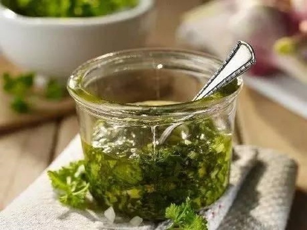 “Salmoriglio”酱做法