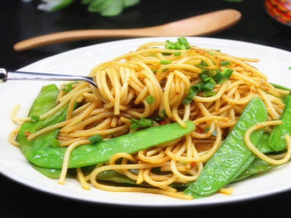 荷兰豆炒意面