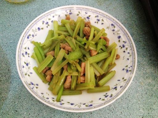 西班牙橄榄油芹菜炒肉