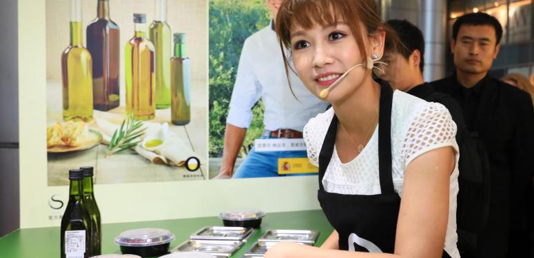 西班牙橄榄油与林玮婕共同烹制美味菜肴